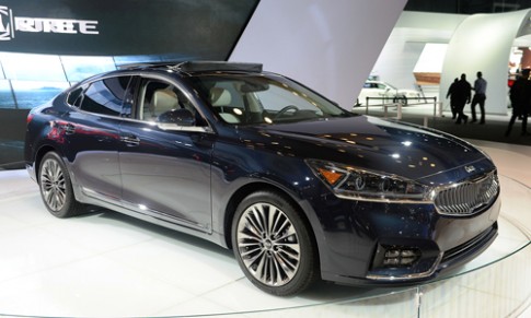  Kia K7 đời 2017 - đối thủ Toyota Avalon tại Mỹ 