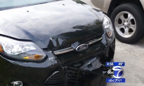  Nữ tài xế gây tai nạn bỏ chạy, ôtô tự báo cảnh sát 