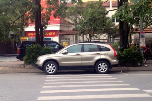  Tài xế Việt thiếu ý thức đỗ xe 