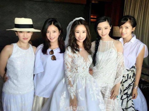 Váy cưới 390 triệu của Lâm Tâm Như hot nhất mạng xã hội lúc này