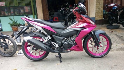 Màu hường phá cách trên chiếc Winner 150 của biker Vĩnh Long