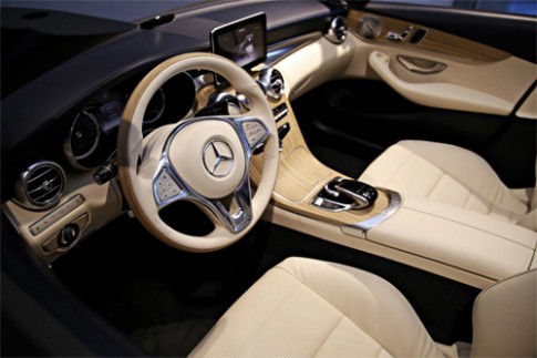  Mercedes khoe nội thất C-class Cabriolet 2016 