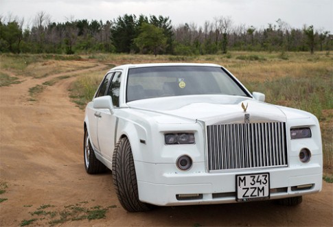  Mercedes lột xác thành Rolls-Royce Phantom 