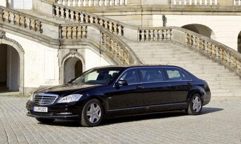  Mercedes S-class Pullman đắt gấp đôi Phantom 