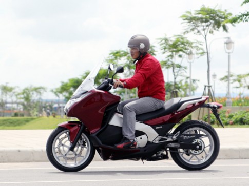  ‘Thử sức’ Honda Intergra ở Sài Gòn 