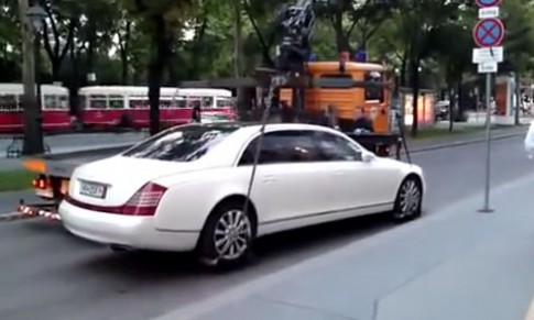  Xe cẩu không nâng nổi Maybach 62S 