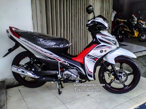  Yamaha Jupiter Z1 có màu và tem mới 