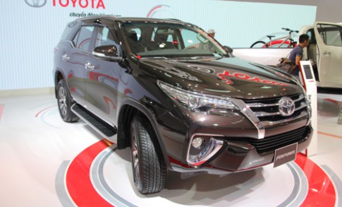  Toyota Fortuner thế hệ mới giá từ 981 triệu đồng 