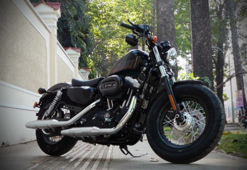  Harley Davidson 48 2012 khoe dáng dưới nắng xuân 