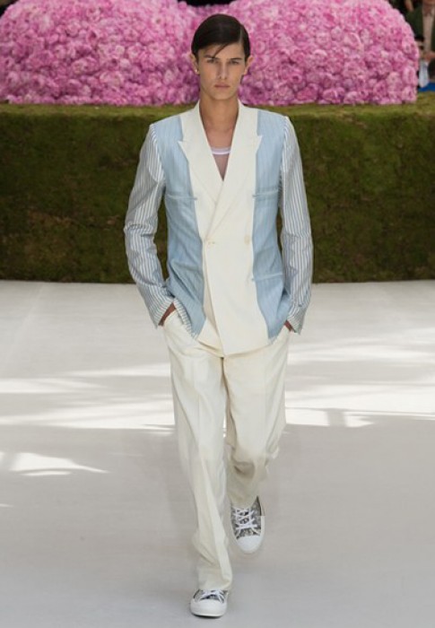  Hoàng tử Đan Mạch diễn show thời trang của Dior 