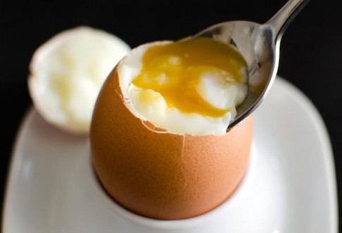 Rước bệnh từ những cách ăn trứng cực tai hại chị em nên tránh