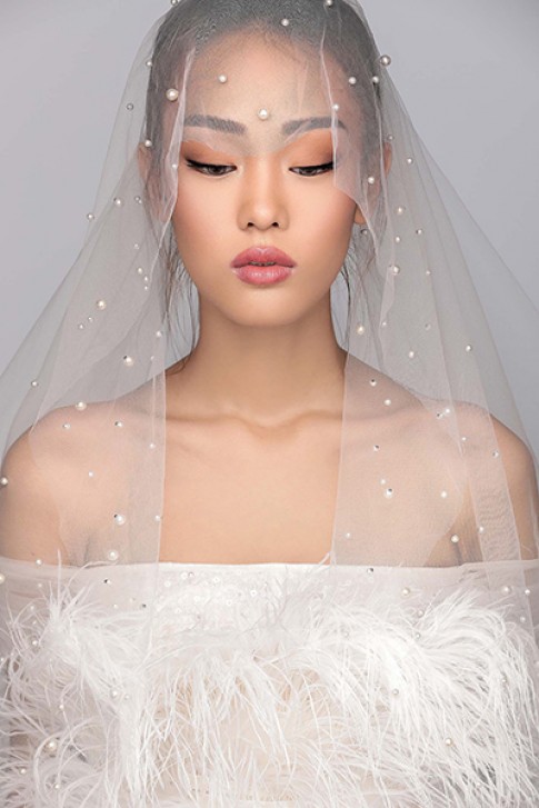  Chung Thanh Phong sẽ trình diễn váy cưới giữa không trung 