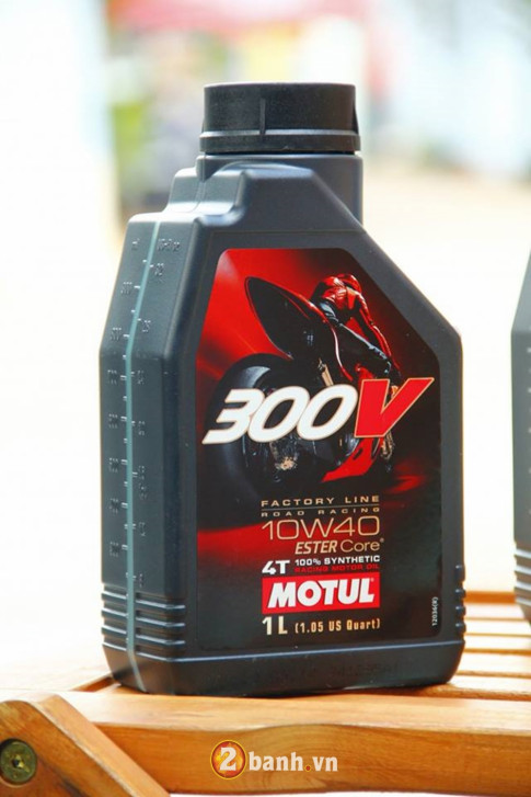 Nhớt Motul 300V không rõ nguồn gốc xuất hiện tại VN - cách thức phân biệt!