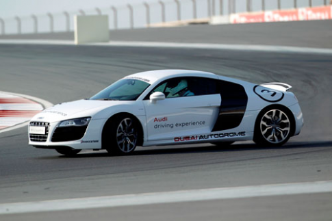  Lái thử xe thể thao Audi tại Dubai 