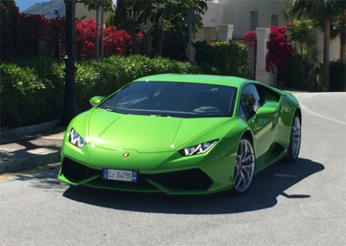 Lamborghini Huracan xuất hiện trên phố 