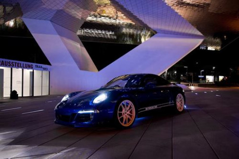  Porsche 911 Carrera 4S dành tặng 5 triệu fan 