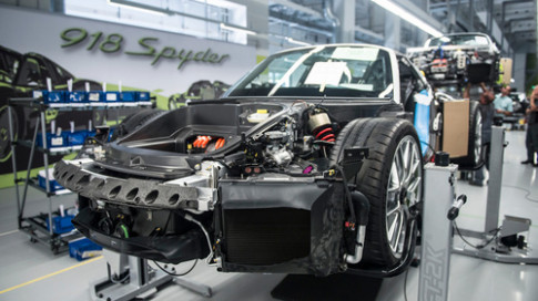  Quy trình sản xuất siêu xe tiết kiệm Porsche 918 Spyder 