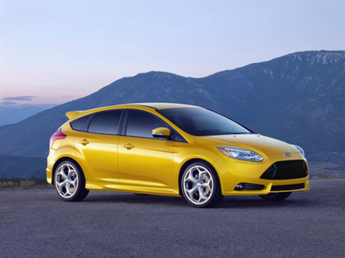  Ford Focus ST sắp có thêm động cơ dầu 