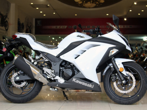  Kawasaki Ninja 300 2013 đầu tiên về Việt Nam 