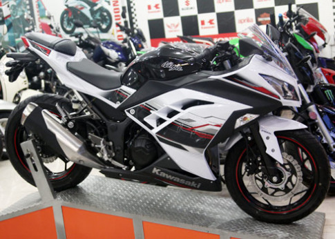  Kawasaki Ninja 300 ABS về Việt Nam 