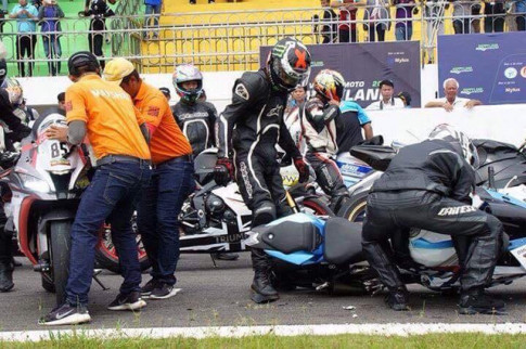 Kawasaki ZX-10R gặp tai nạn tại trường đua Việt Nam