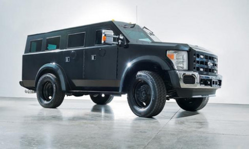  SUV chống đạn siêu khủng giá 250.000 USD 