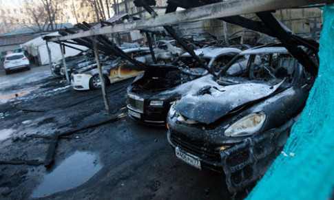  Dàn xe siêu sang cháy thành tro tại Moscow 