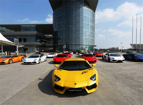  Lamborghini tụ hội đi tour ở Trung Quốc 