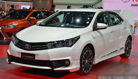  Toyota Corolla Altis phiên bản đường đua giá 30.000 USD 
