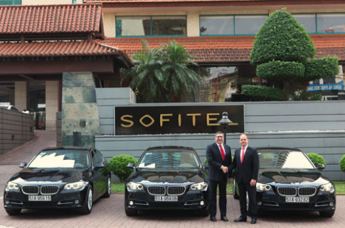  Bàn giao 3 xe BMW 520i cho Sofitel Palaza Hà Nội 