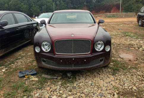  Bentley Mulsanne màu độc tới Việt Nam 