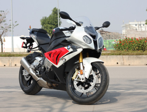  BMW S1000RR 2015 đạt công suất 200 mã lực 