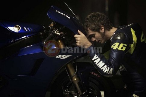 [Clip] Valentino Rossi và Yamaha M1 Mối tình 13 năm gây xúc động