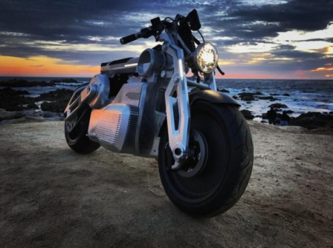 Curtiss Motorcycle ra mắt xe máy điện mới nhất của mình dưới cái tên Zeus.