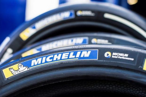 Giải đua MotoGP 2017 sẽ dùng lốp thông minh của Michelin