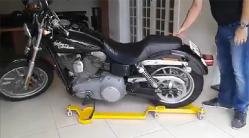  Giải pháp độc đáo khi để môtô trong nhà 