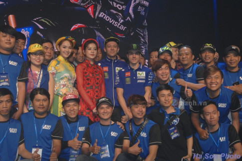 Khán giả Việt đã có cơ hội giao lưu với hai tay đua của đội đua Movistar Yamaha MotoGP 2017