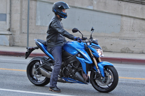  Lộ diện nakedbike ‘khủng’ Suzuki GSX-S1000 