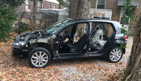  Chủ xe bị cảnh cáo không lột sạch đồ khi bán lại cho Volkswagen 