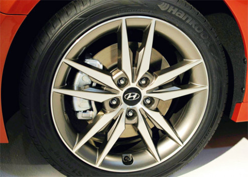  Hyundai triệu hồi Sonata 2015 vì lỗi bộ kẹp phanh 