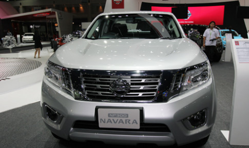  Nissan nâng cấp bán tải Navara 2015 