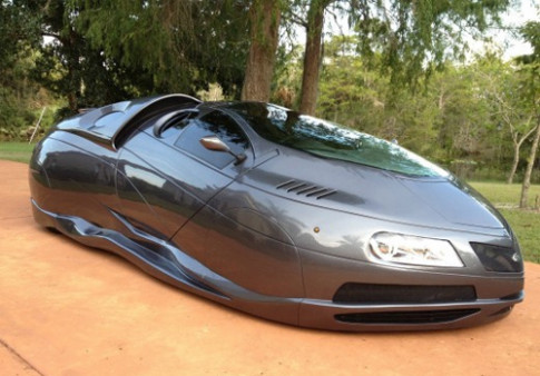  Ôtô tự chế phong cách viễn tưởng giá 89.000 USD 