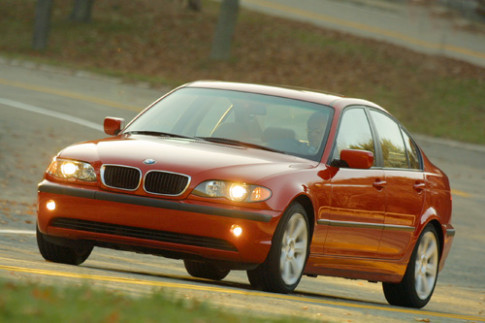  BMW triệu hồi serie 3 thế hệ thứ tư vì lỗi túi khí 