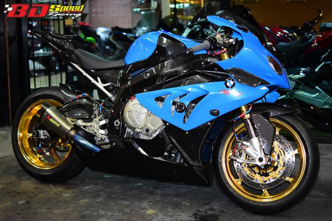 BMW S1000RR quái thú đầy cá tính cùng dàn chân sành điệu