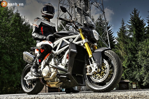 Chiêm ngưỡng FGR Midula 2.500 cc mẫu nakedbike siêu mạnh với 240 mã lực