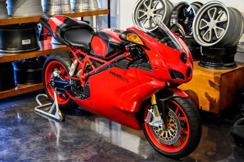 Ducati 999R hồi sinh trong diện mạo Full Carbon đẹp mê hồn