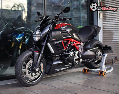 Ducati Diavel Red Carbon lột xác toàn diện từ full body kit Rizoma