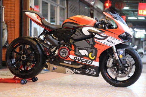 Ducati Panigale 899 bản độ đậm chất chơi bên bộ cánh Redbull
