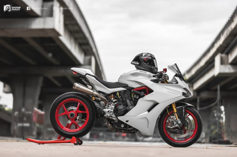 Ducati SuperSport S độ đầy mê hoặc với phong cách Superbike