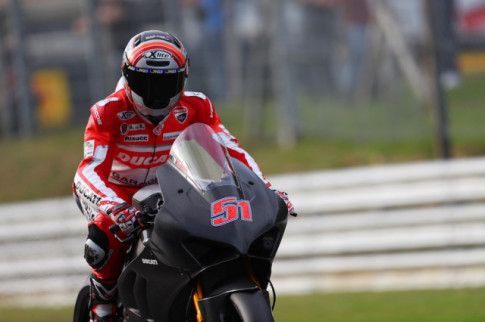Ducati V4R xuất hiện trên đường đua lấy cảm hứng cho MotoGP